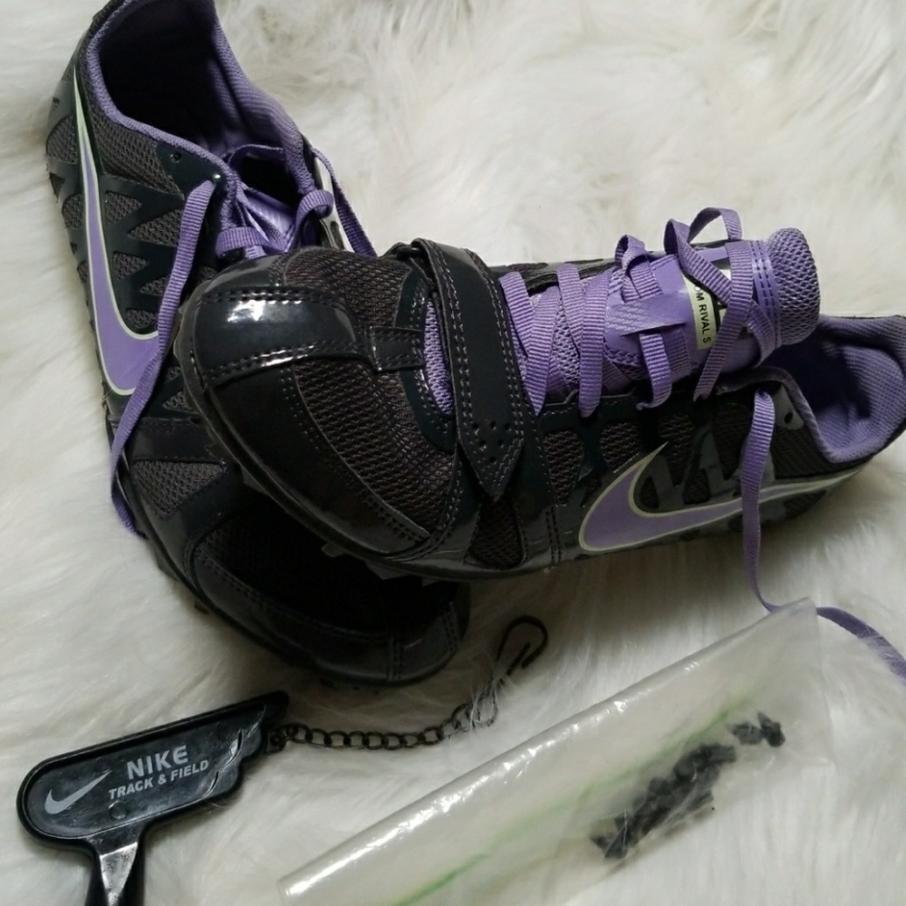 Track & field nike tennis shoes